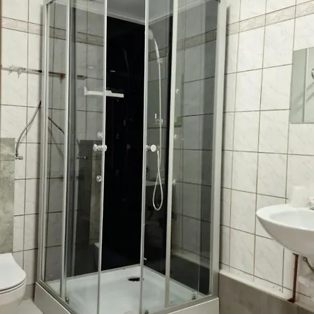 Mit 4 Schlafzimmer By Pale Bach 3*