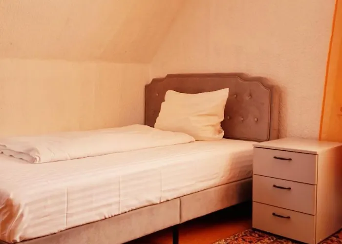 Mit 4 Schlafzimmer By Pale Bach Vendégház 3*