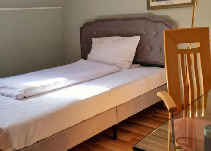 Mit 4 Schlafzimmer By Pale Bach